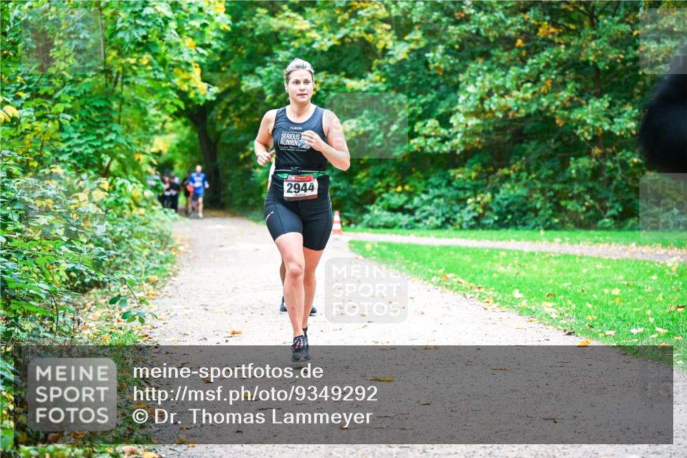12.10.2025 - Bramfelder Halbmarathon 2025 Dr. Thomas Lammeyer http://msf.ph/oto/9349292 12.10.2025 10:30:13 Laufen 2944 meine-sportfotos.de
