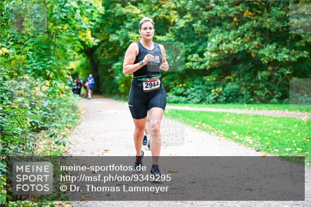 12.10.2025 - Bramfelder Halbmarathon 2025 Dr. Thomas Lammeyer http://msf.ph/oto/9349295 12.10.2025 10:30:14 Laufen 2944 meine-sportfotos.de