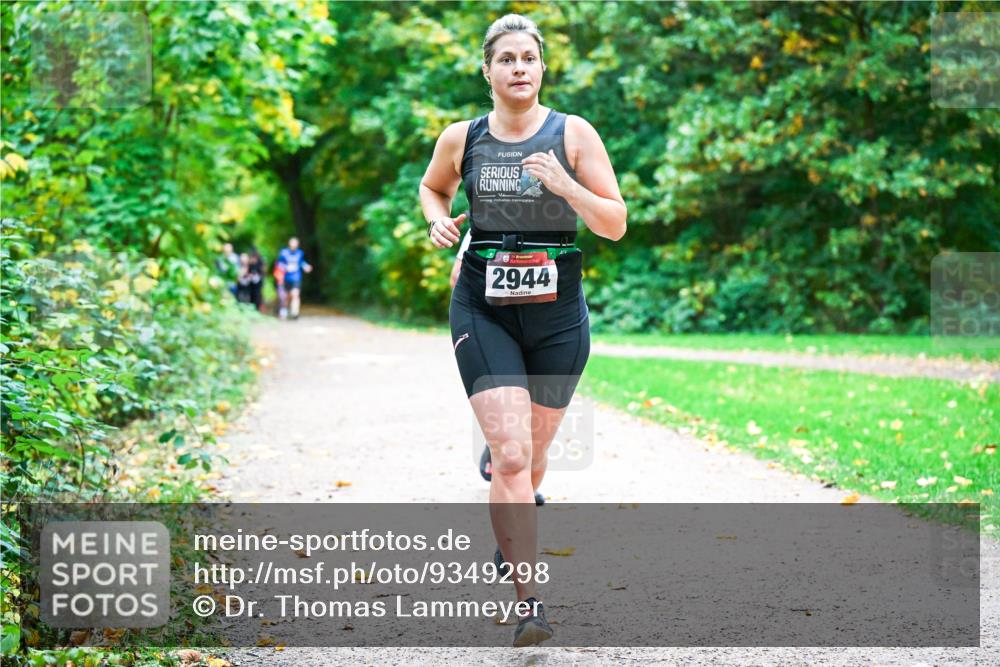 12.10.2025 - Bramfelder Halbmarathon 2025 Dr. Thomas Lammeyer http://msf.ph/oto/9349298 12.10.2025 10:30:14 Laufen 2944 meine-sportfotos.de