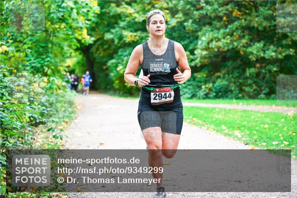 12.10.2025 - Bramfelder Halbmarathon 2025 Dr. Thomas Lammeyer http://msf.ph/oto/9349299 12.10.2025 10:30:14 Laufen 2944 meine-sportfotos.de