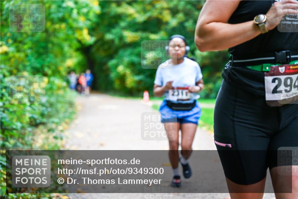 12.10.2025 - Bramfelder Halbmarathon 2025 Dr. Thomas Lammeyer http://msf.ph/oto/9349300 12.10.2025 10:30:15 Laufen 294 meine-sportfotos.de