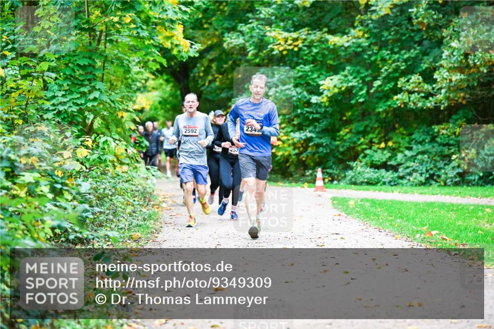 12.10.2025 - Bramfelder Halbmarathon 2025 Dr. Thomas Lammeyer http://msf.ph/oto/9349309 12.10.2025 10:30:24 Laufen 2592, 257, 234 meine-sportfotos.de