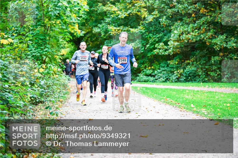 12.10.2025 - Bramfelder Halbmarathon 2025 Dr. Thomas Lammeyer http://msf.ph/oto/9349321 12.10.2025 10:30:26 Laufen 2592, 2398, 2577, 2349 meine-sportfotos.de