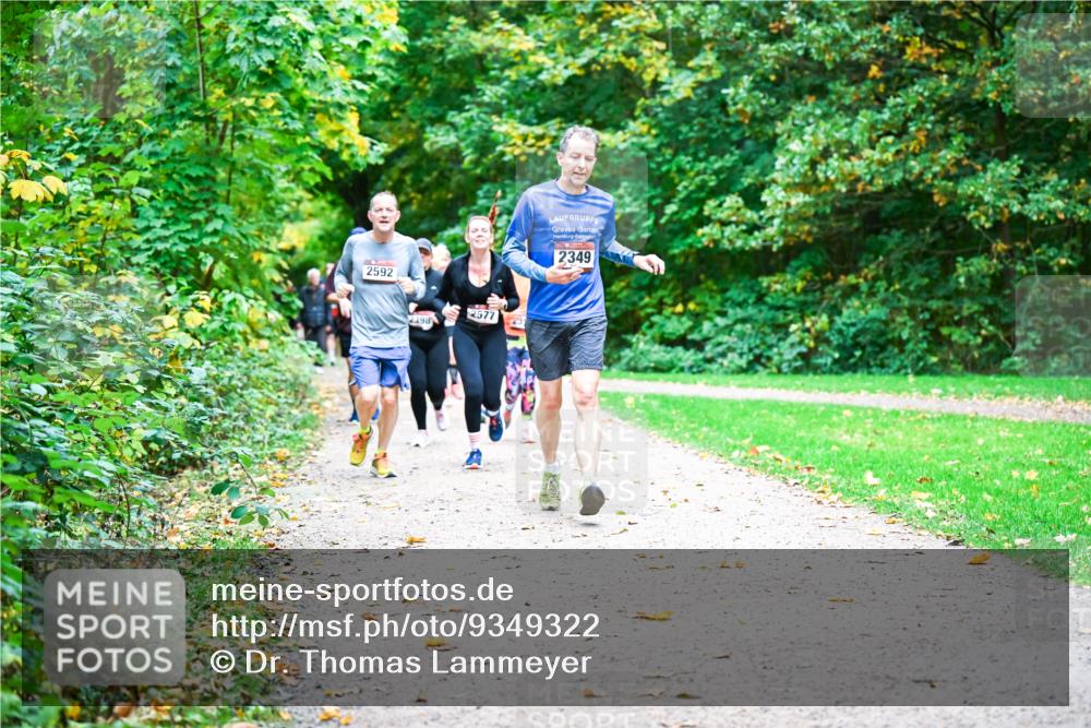 12.10.2025 - Bramfelder Halbmarathon 2025 Dr. Thomas Lammeyer http://msf.ph/oto/9349322 12.10.2025 10:30:26 Laufen 2592, 2398, 2577, 2349 meine-sportfotos.de