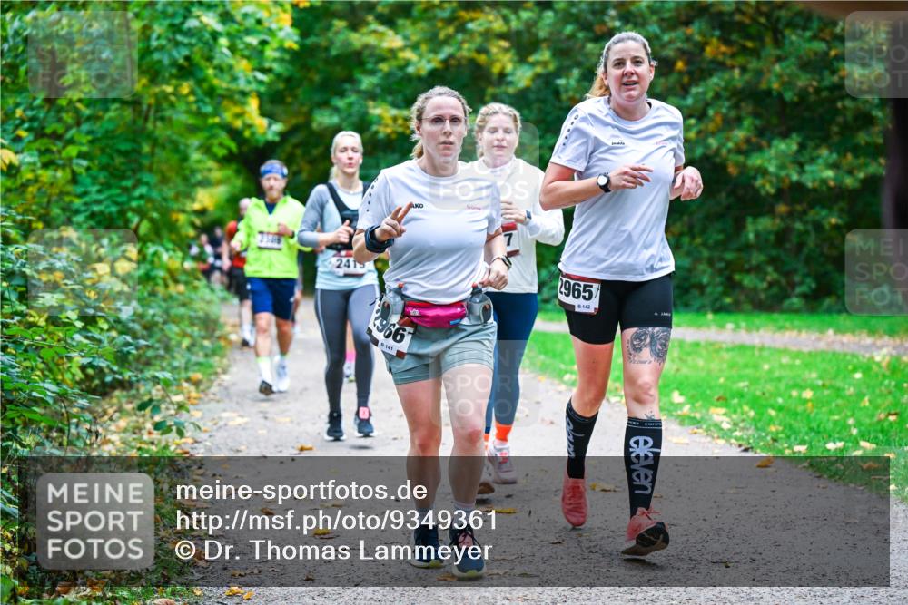 12.10.2025 - Bramfelder Halbmarathon 2025 Dr. Thomas Lammeyer http://msf.ph/oto/9349361 12.10.2025 10:30:34 Laufen 241, 966, 2965, 8, 142 meine-sportfotos.de