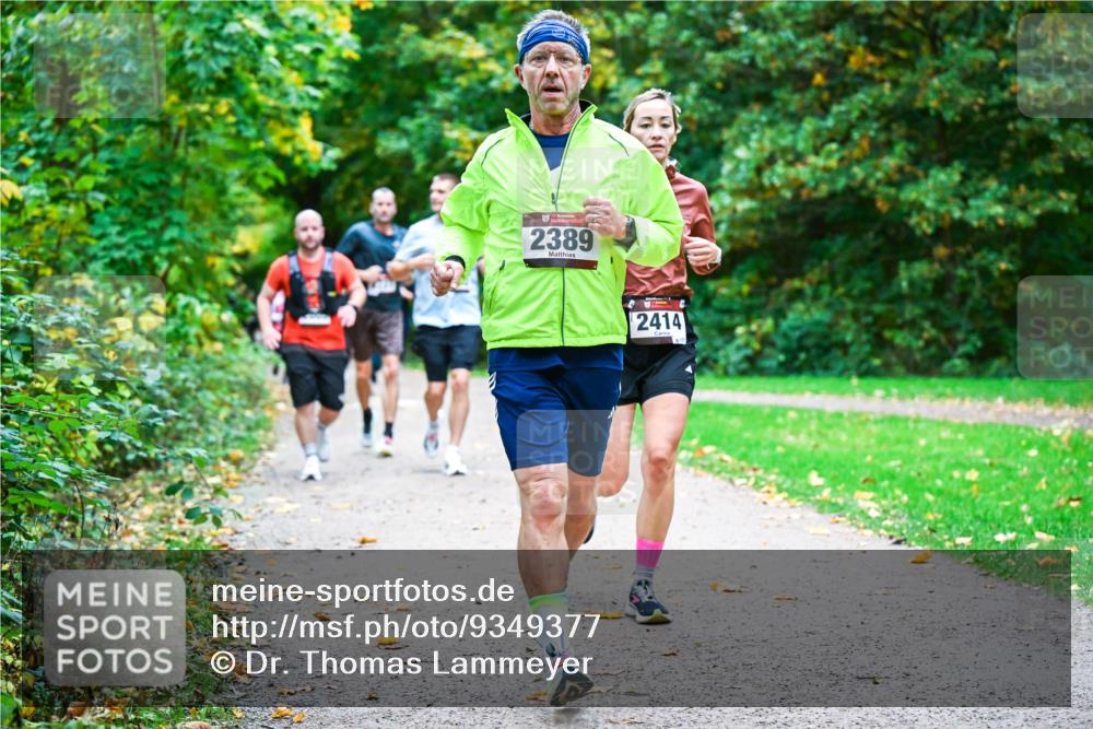 12.10.2025 - Bramfelder Halbmarathon 2025 Dr. Thomas Lammeyer http://msf.ph/oto/9349377 12.10.2025 10:30:37 Laufen 2389, 2414 meine-sportfotos.de