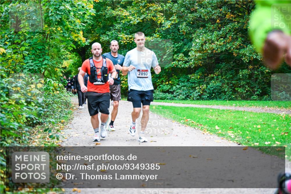 12.10.2025 - Bramfelder Halbmarathon 2025 Dr. Thomas Lammeyer http://msf.ph/oto/9349385 12.10.2025 10:30:38 Laufen 2893 meine-sportfotos.de