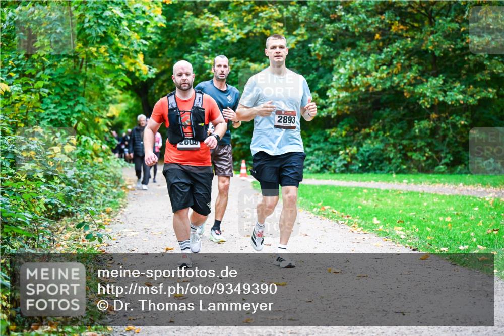 12.10.2025 - Bramfelder Halbmarathon 2025 Dr. Thomas Lammeyer http://msf.ph/oto/9349390 12.10.2025 10:30:39 Laufen 2893 meine-sportfotos.de