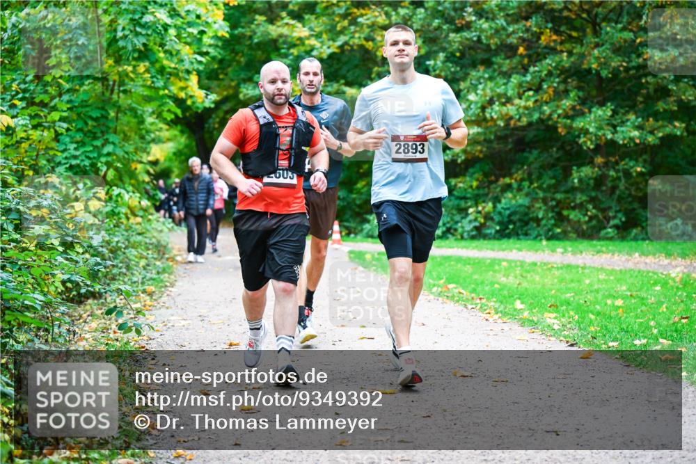 12.10.2025 - Bramfelder Halbmarathon 2025 Dr. Thomas Lammeyer http://msf.ph/oto/9349392 12.10.2025 10:30:39 Laufen 4005, 2893 meine-sportfotos.de
