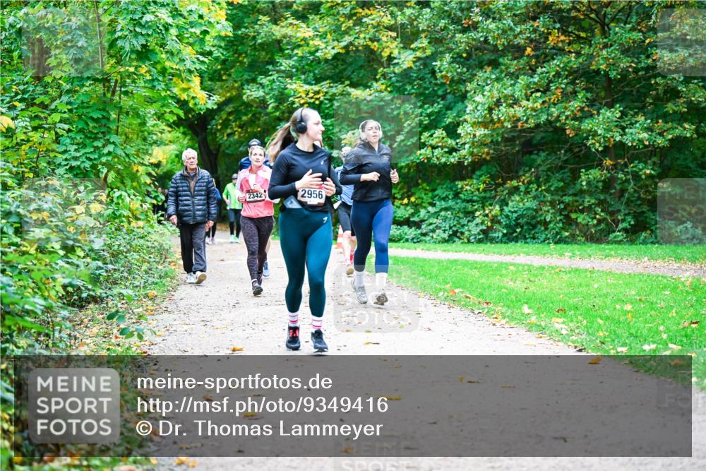 12.10.2025 - Bramfelder Halbmarathon 2025 Dr. Thomas Lammeyer http://msf.ph/oto/9349416 12.10.2025 10:30:44 Laufen 2342, 2956 meine-sportfotos.de