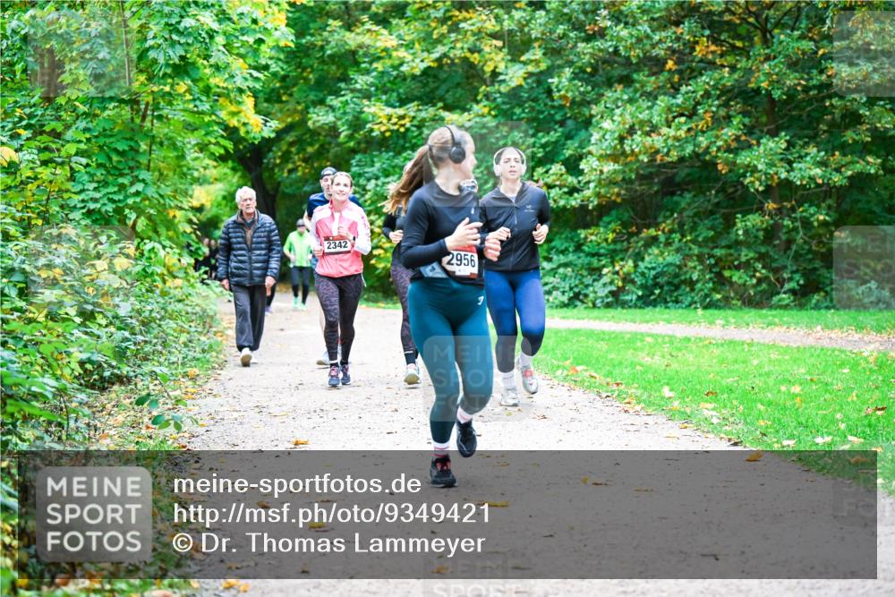 12.10.2025 - Bramfelder Halbmarathon 2025 Dr. Thomas Lammeyer http://msf.ph/oto/9349421 12.10.2025 10:30:44 Laufen 2342, 2956 meine-sportfotos.de