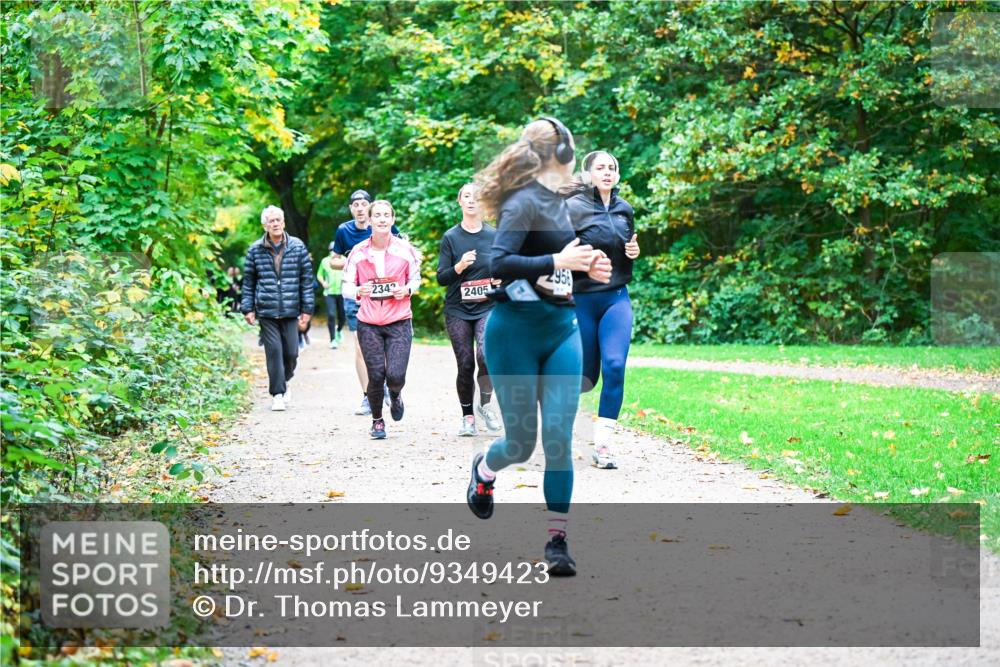 12.10.2025 - Bramfelder Halbmarathon 2025 Dr. Thomas Lammeyer http://msf.ph/oto/9349423 12.10.2025 10:30:45 Laufen 2342, 2405 meine-sportfotos.de