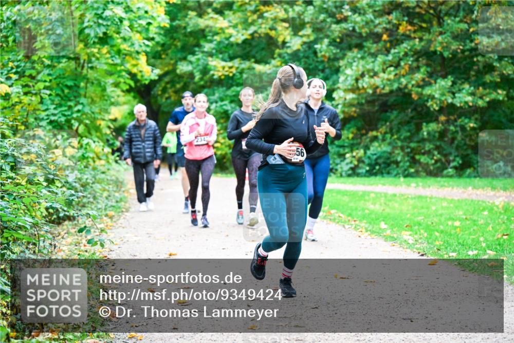 12.10.2025 - Bramfelder Halbmarathon 2025 Dr. Thomas Lammeyer http://msf.ph/oto/9349424 12.10.2025 10:30:45 Laufen 234, 56, 8, 101 meine-sportfotos.de