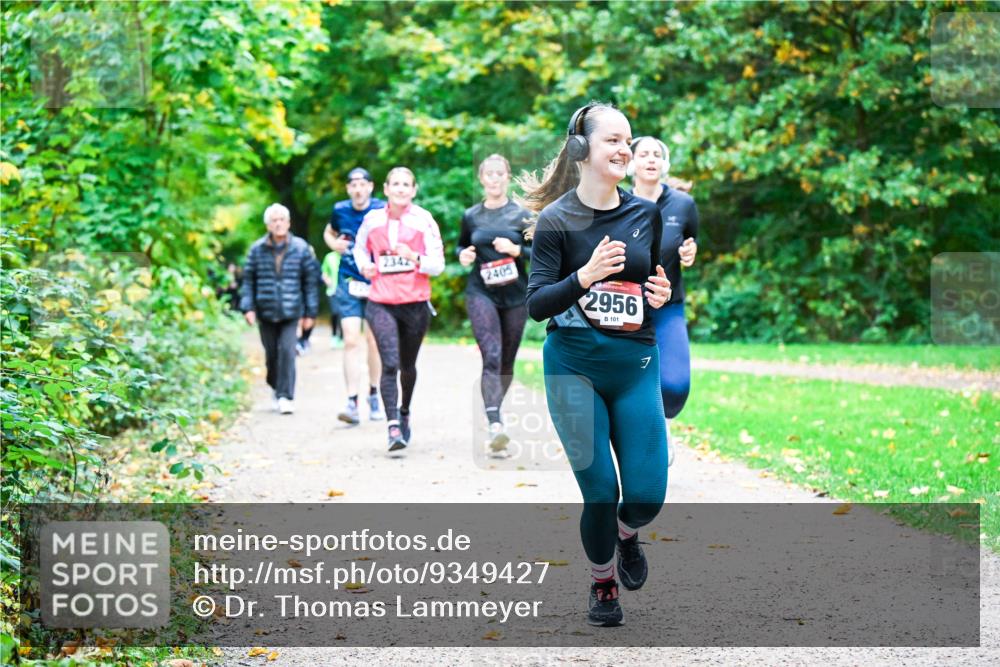 12.10.2025 - Bramfelder Halbmarathon 2025 Dr. Thomas Lammeyer http://msf.ph/oto/9349427 12.10.2025 10:30:45 Laufen 2342, 2405, 2956, 101 meine-sportfotos.de
