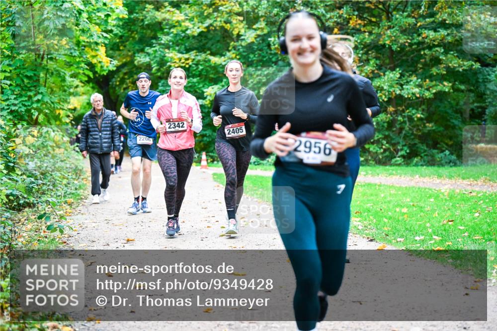 12.10.2025 - Bramfelder Halbmarathon 2025 Dr. Thomas Lammeyer http://msf.ph/oto/9349428 12.10.2025 10:30:46 Laufen 2206, 2342, 2405, 2956 meine-sportfotos.de