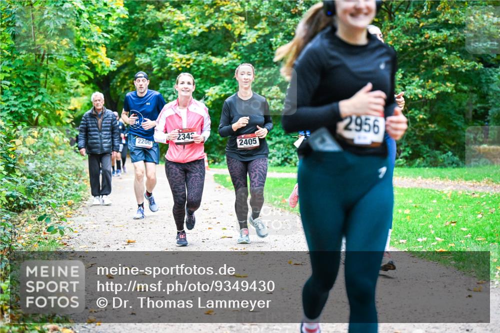 12.10.2025 - Bramfelder Halbmarathon 2025 Dr. Thomas Lammeyer http://msf.ph/oto/9349430 12.10.2025 10:30:46 Laufen 2206, 2342, 2405, 2956 meine-sportfotos.de
