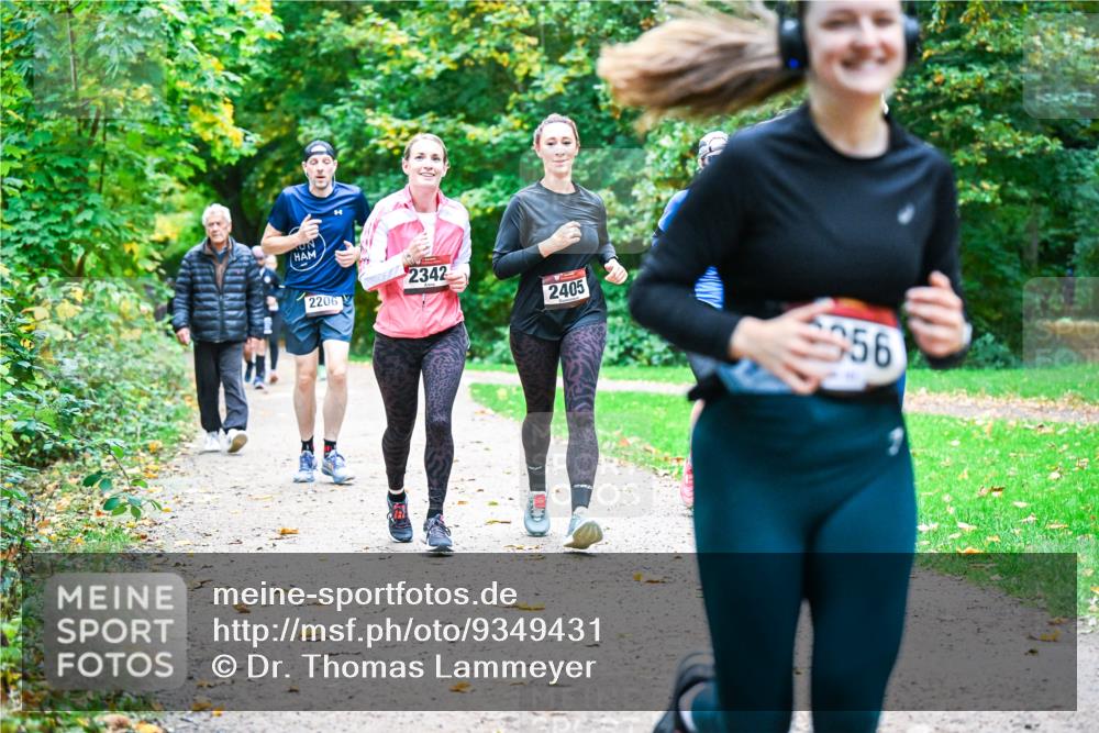 12.10.2025 - Bramfelder Halbmarathon 2025 Dr. Thomas Lammeyer http://msf.ph/oto/9349431 12.10.2025 10:30:46 Laufen 2206, 2342, 2405, 956 meine-sportfotos.de