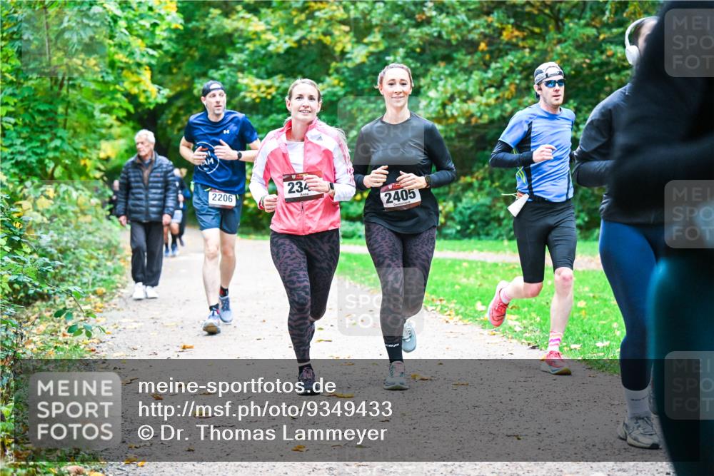 12.10.2025 - Bramfelder Halbmarathon 2025 Dr. Thomas Lammeyer http://msf.ph/oto/9349433 12.10.2025 10:30:47 Laufen 2206, 234, 2405 meine-sportfotos.de
