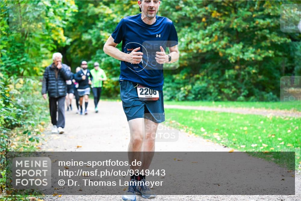 12.10.2025 - Bramfelder Halbmarathon 2025 Dr. Thomas Lammeyer http://msf.ph/oto/9349443 12.10.2025 10:30:49 Laufen 2019, 2206 meine-sportfotos.de