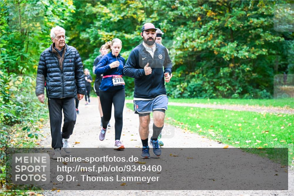 12.10.2025 - Bramfelder Halbmarathon 2025 Dr. Thomas Lammeyer http://msf.ph/oto/9349460 12.10.2025 10:30:54 Laufen 2189 meine-sportfotos.de