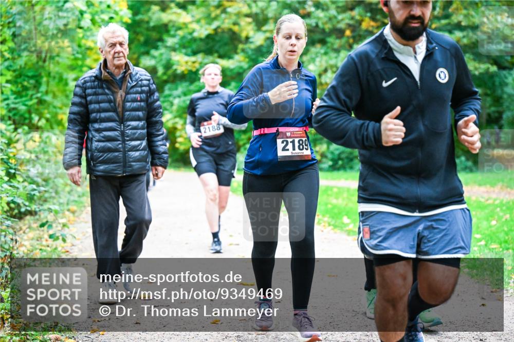 12.10.2025 - Bramfelder Halbmarathon 2025 Dr. Thomas Lammeyer http://msf.ph/oto/9349469 12.10.2025 10:30:55 Laufen 2188, 0, 34, 2189 meine-sportfotos.de