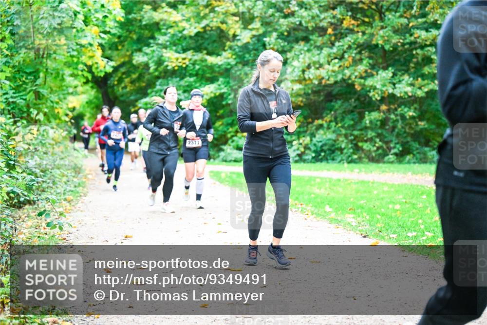 12.10.2025 - Bramfelder Halbmarathon 2025 Dr. Thomas Lammeyer http://msf.ph/oto/9349491 12.10.2025 10:31:01 Laufen 2377 meine-sportfotos.de