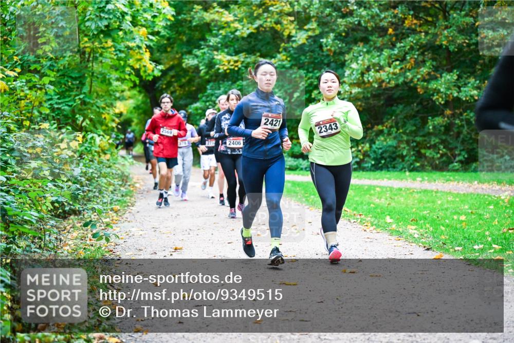 12.10.2025 - Bramfelder Halbmarathon 2025 Dr. Thomas Lammeyer http://msf.ph/oto/9349515 12.10.2025 10:31:05 Laufen 2569, 578, 2406, 2421, 2343 meine-sportfotos.de