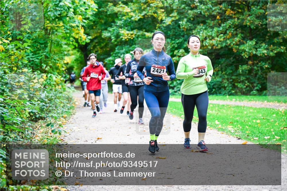 12.10.2025 - Bramfelder Halbmarathon 2025 Dr. Thomas Lammeyer http://msf.ph/oto/9349517 12.10.2025 10:31:05 Laufen 2569, 240, 2421, 343 meine-sportfotos.de