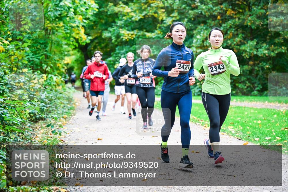 12.10.2025 - Bramfelder Halbmarathon 2025 Dr. Thomas Lammeyer http://msf.ph/oto/9349520 12.10.2025 10:31:05 Laufen 2743, 2406, 2421, 2343 meine-sportfotos.de