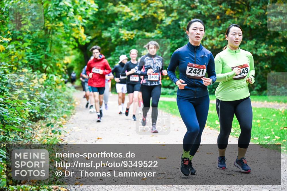 12.10.2025 - Bramfelder Halbmarathon 2025 Dr. Thomas Lammeyer http://msf.ph/oto/9349522 12.10.2025 10:31:05 Laufen 2406, 2743, 2421, 343 meine-sportfotos.de
