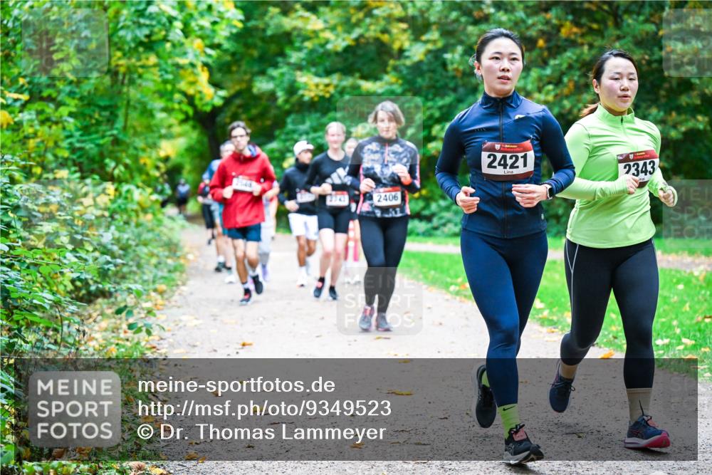 12.10.2025 - Bramfelder Halbmarathon 2025 Dr. Thomas Lammeyer http://msf.ph/oto/9349523 12.10.2025 10:31:06 Laufen 2146, 2406, 34, 2421, 2343 meine-sportfotos.de
