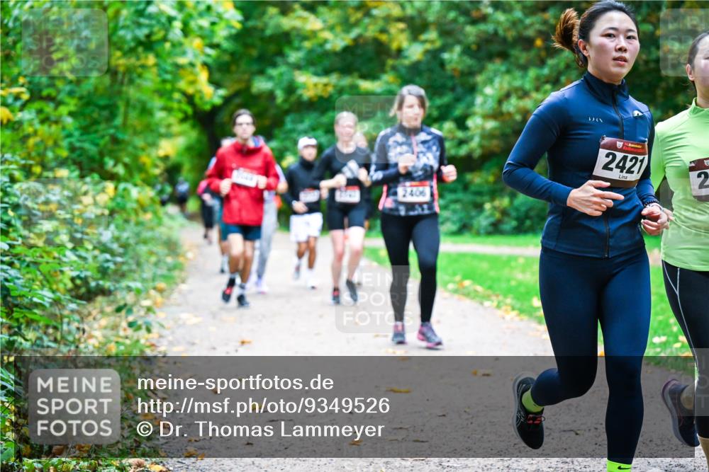 12.10.2025 - Bramfelder Halbmarathon 2025 Dr. Thomas Lammeyer http://msf.ph/oto/9349526 12.10.2025 10:31:06 Laufen 2406, 3, 2421, 2 meine-sportfotos.de