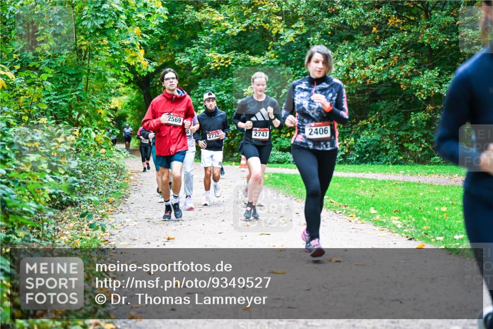 12.10.2025 - Bramfelder Halbmarathon 2025 Dr. Thomas Lammeyer http://msf.ph/oto/9349527 12.10.2025 10:31:06 Laufen 2569, 2732, 2743, 2406 meine-sportfotos.de