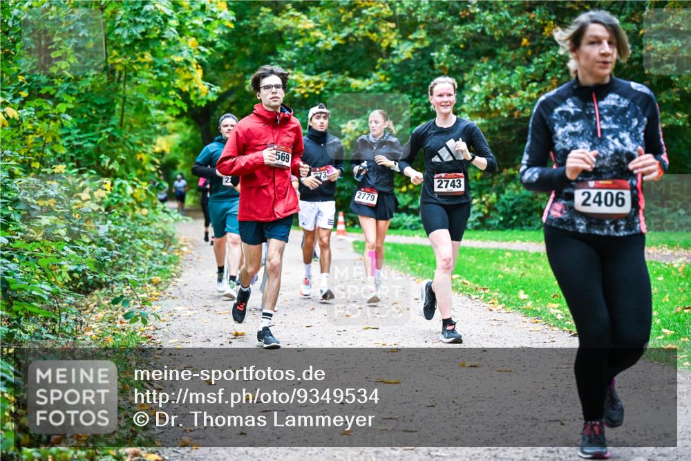 12.10.2025 - Bramfelder Halbmarathon 2025 Dr. Thomas Lammeyer http://msf.ph/oto/9349534 12.10.2025 10:31:07 Laufen 569, 2779, 2743, 2406 meine-sportfotos.de