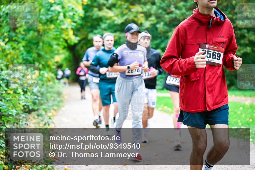 12.10.2025 - Bramfelder Halbmarathon 2025 Dr. Thomas Lammeyer http://msf.ph/oto/9349540 12.10.2025 10:31:09 Laufen 2078, 2779, 34, 2569 meine-sportfotos.de