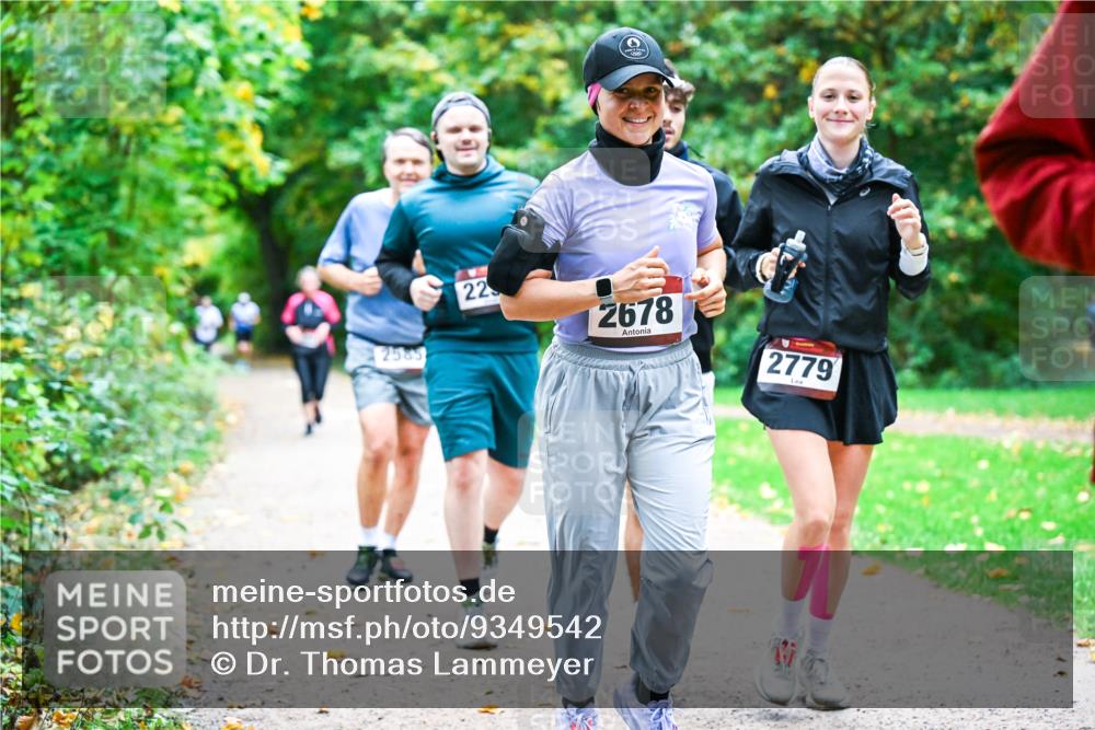12.10.2025 - Bramfelder Halbmarathon 2025 Dr. Thomas Lammeyer http://msf.ph/oto/9349542 12.10.2025 10:31:10 Laufen 2585, 22, 2678, 2779 meine-sportfotos.de