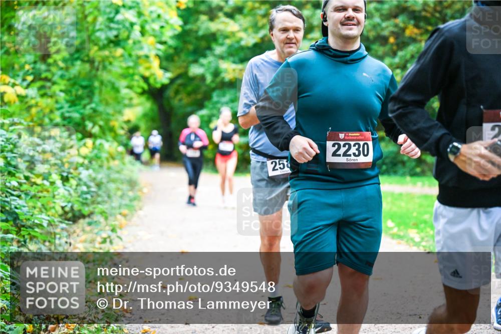 12.10.2025 - Bramfelder Halbmarathon 2025 Dr. Thomas Lammeyer http://msf.ph/oto/9349548 12.10.2025 10:31:11 Laufen 25, 34, 2230, 2 meine-sportfotos.de