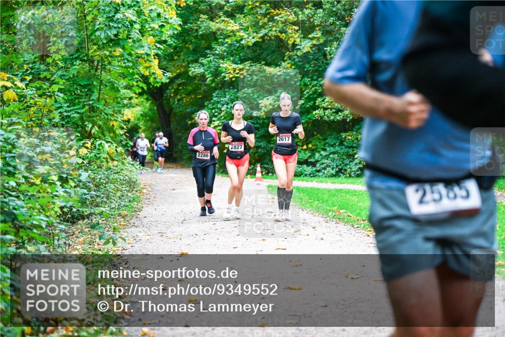 12.10.2025 - Bramfelder Halbmarathon 2025 Dr. Thomas Lammeyer http://msf.ph/oto/9349552 12.10.2025 10:31:12 Laufen 2286, 2827, 2617, 2585 meine-sportfotos.de