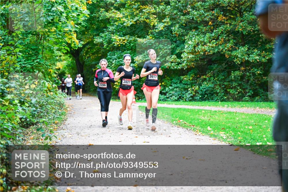 12.10.2025 - Bramfelder Halbmarathon 2025 Dr. Thomas Lammeyer http://msf.ph/oto/9349553 12.10.2025 10:31:13 Laufen 2286, 2827, 2617 meine-sportfotos.de