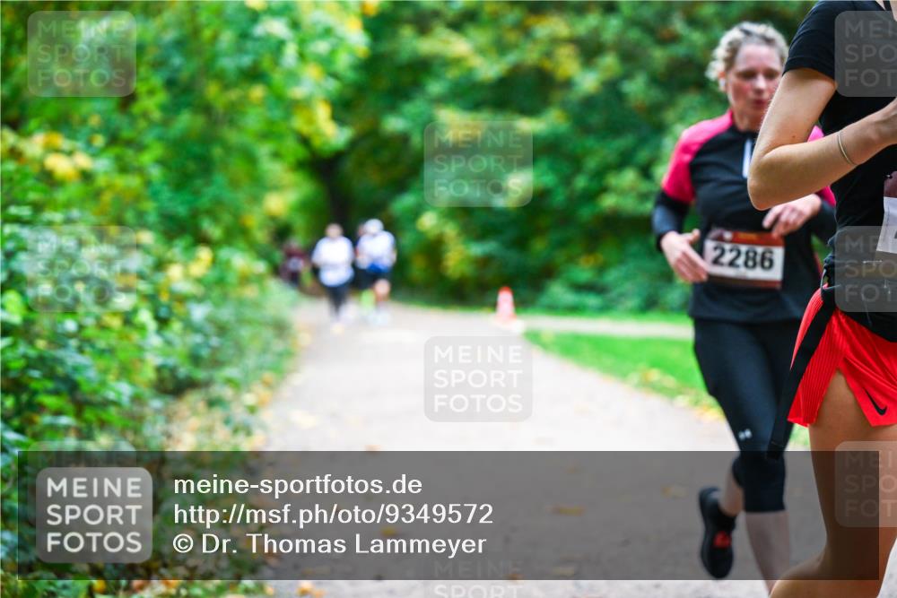 12.10.2025 - Bramfelder Halbmarathon 2025 Dr. Thomas Lammeyer http://msf.ph/oto/9349572 12.10.2025 10:31:16 Laufen 2286 meine-sportfotos.de
