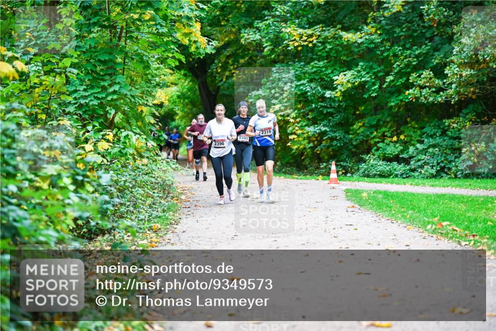 12.10.2025 - Bramfelder Halbmarathon 2025 Dr. Thomas Lammeyer http://msf.ph/oto/9349573 12.10.2025 10:31:19 Laufen 2396, 2319, 2303 meine-sportfotos.de