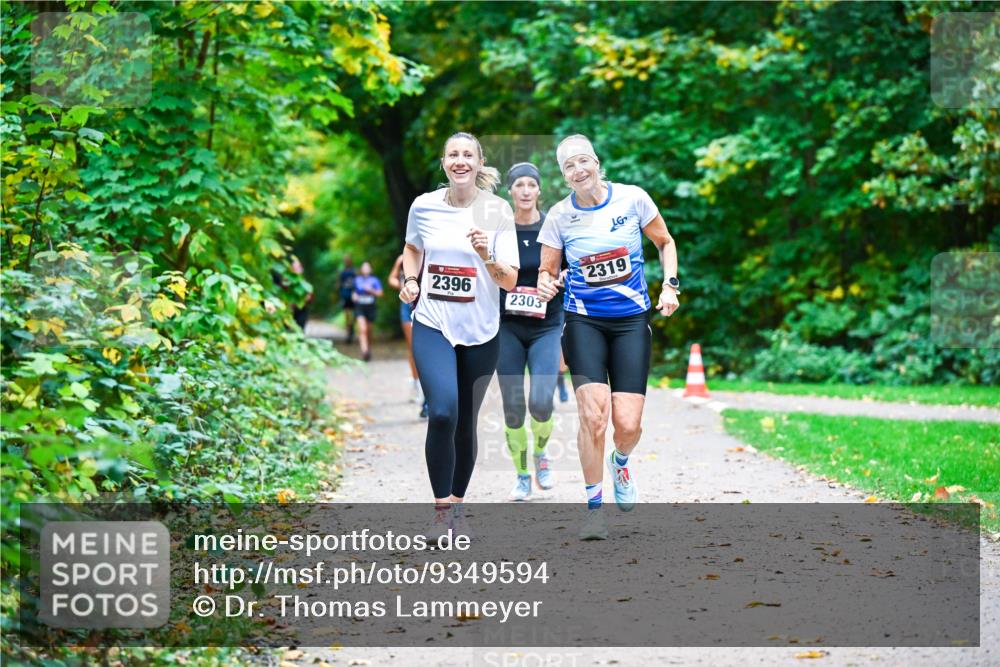 12.10.2025 - Bramfelder Halbmarathon 2025 Dr. Thomas Lammeyer http://msf.ph/oto/9349594 12.10.2025 10:31:23 Laufen 2396, 2319, 2303 meine-sportfotos.de