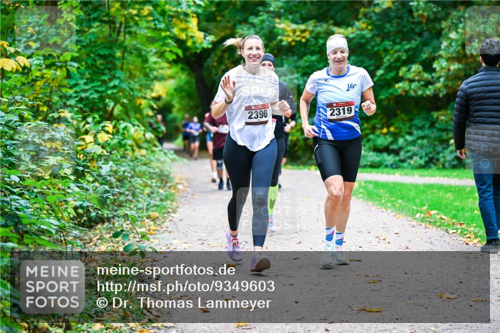 12.10.2025 - Bramfelder Halbmarathon 2025 Dr. Thomas Lammeyer http://msf.ph/oto/9349603 12.10.2025 10:31:24 Laufen 2396, 2319 meine-sportfotos.de