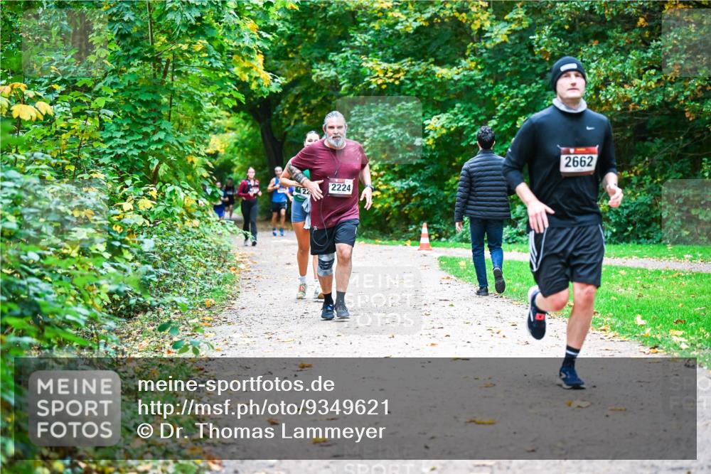 12.10.2025 - Bramfelder Halbmarathon 2025 Dr. Thomas Lammeyer http://msf.ph/oto/9349621 12.10.2025 10:31:28 Laufen 2224, 22, 2662 meine-sportfotos.de