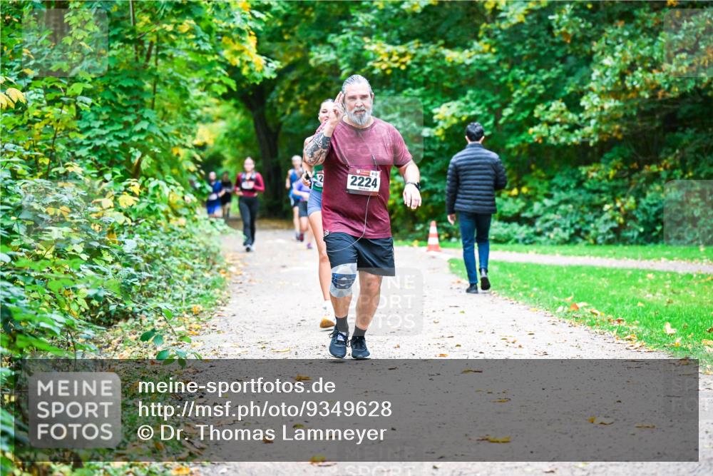 12.10.2025 - Bramfelder Halbmarathon 2025 Dr. Thomas Lammeyer http://msf.ph/oto/9349628 12.10.2025 10:31:29 Laufen 2224 meine-sportfotos.de