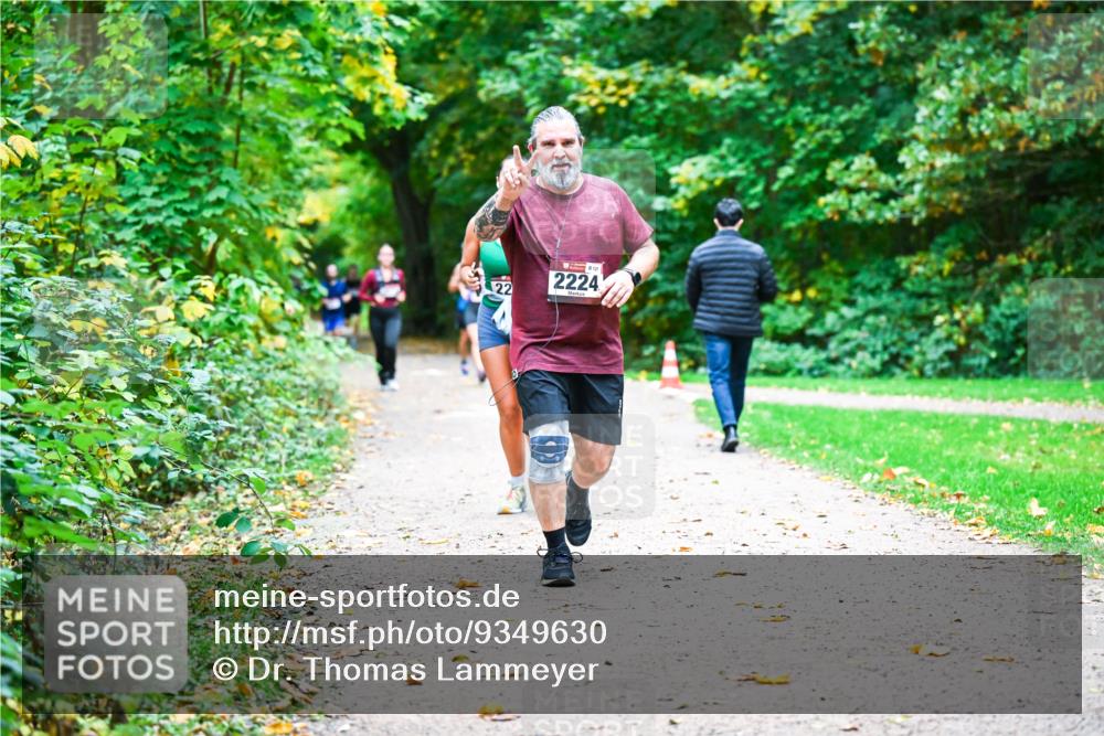 12.10.2025 - Bramfelder Halbmarathon 2025 Dr. Thomas Lammeyer http://msf.ph/oto/9349630 12.10.2025 10:31:29 Laufen 22224 meine-sportfotos.de
