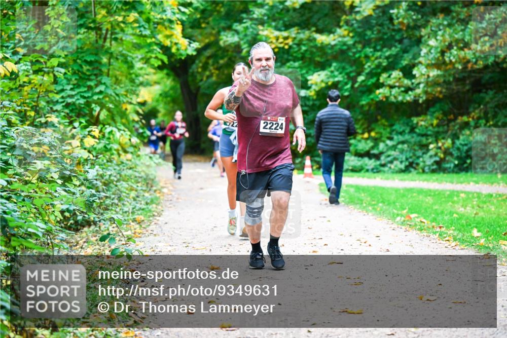12.10.2025 - Bramfelder Halbmarathon 2025 Dr. Thomas Lammeyer http://msf.ph/oto/9349631 12.10.2025 10:31:29 Laufen 2224 meine-sportfotos.de