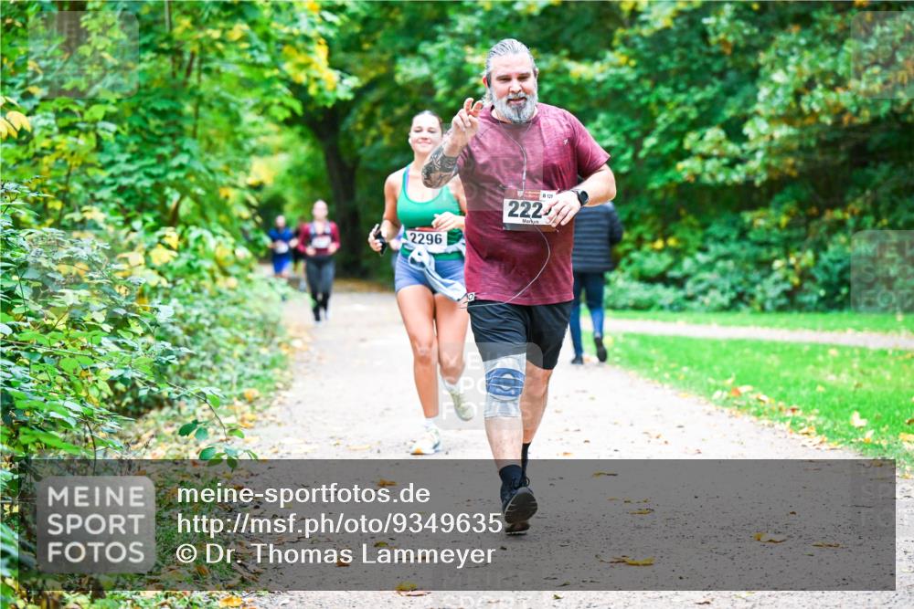 12.10.2025 - Bramfelder Halbmarathon 2025 Dr. Thomas Lammeyer http://msf.ph/oto/9349635 12.10.2025 10:31:30 Laufen 2296, 10, 121, 2224 meine-sportfotos.de