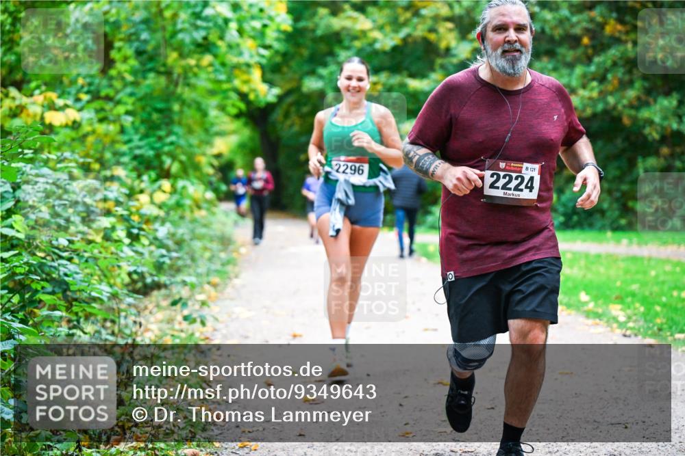 12.10.2025 - Bramfelder Halbmarathon 2025 Dr. Thomas Lammeyer http://msf.ph/oto/9349643 12.10.2025 10:31:31 Laufen 2296, 0, 121, 2224 meine-sportfotos.de