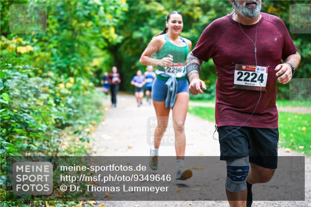 12.10.2025 - Bramfelder Halbmarathon 2025 Dr. Thomas Lammeyer http://msf.ph/oto/9349646 12.10.2025 10:31:32 Laufen 2296, 34, 121, 2224 meine-sportfotos.de